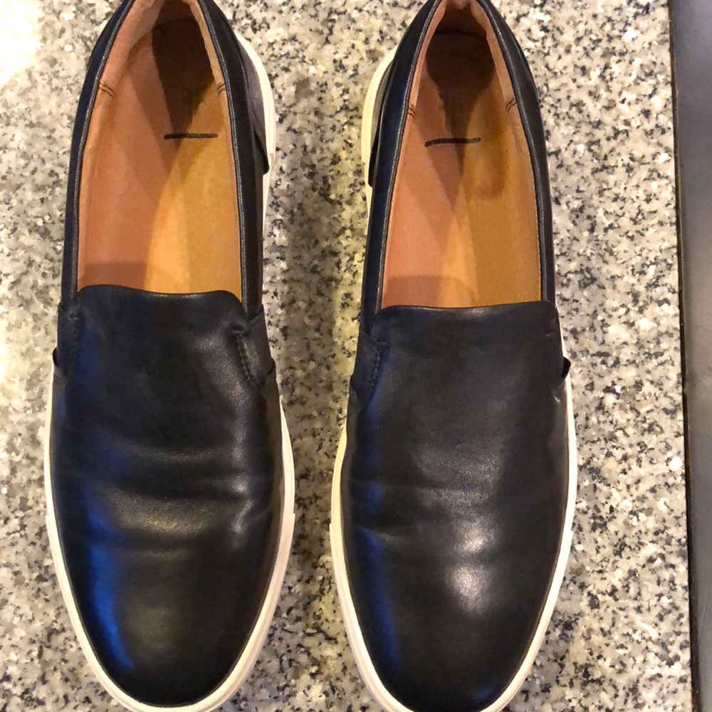 Frye black leather loafer/flats. Size 10